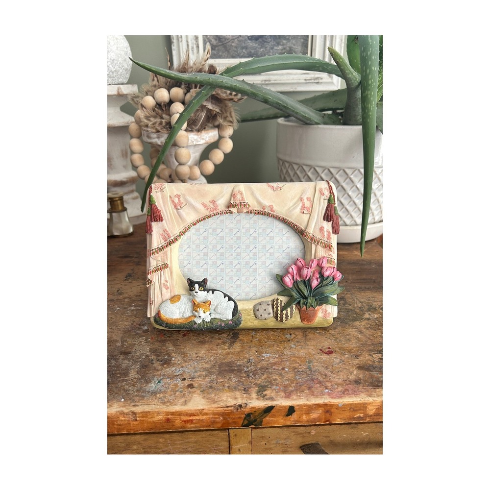 Vintage Ceramic Cat Picture Frame Made in Canada Cottagecore Grandmillennial
